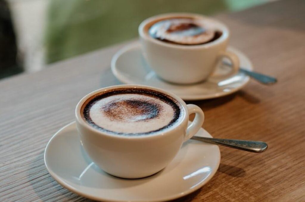 Hot chocolate and spiced chai tea from Inbaa’s Bakehouse, warm and comforting